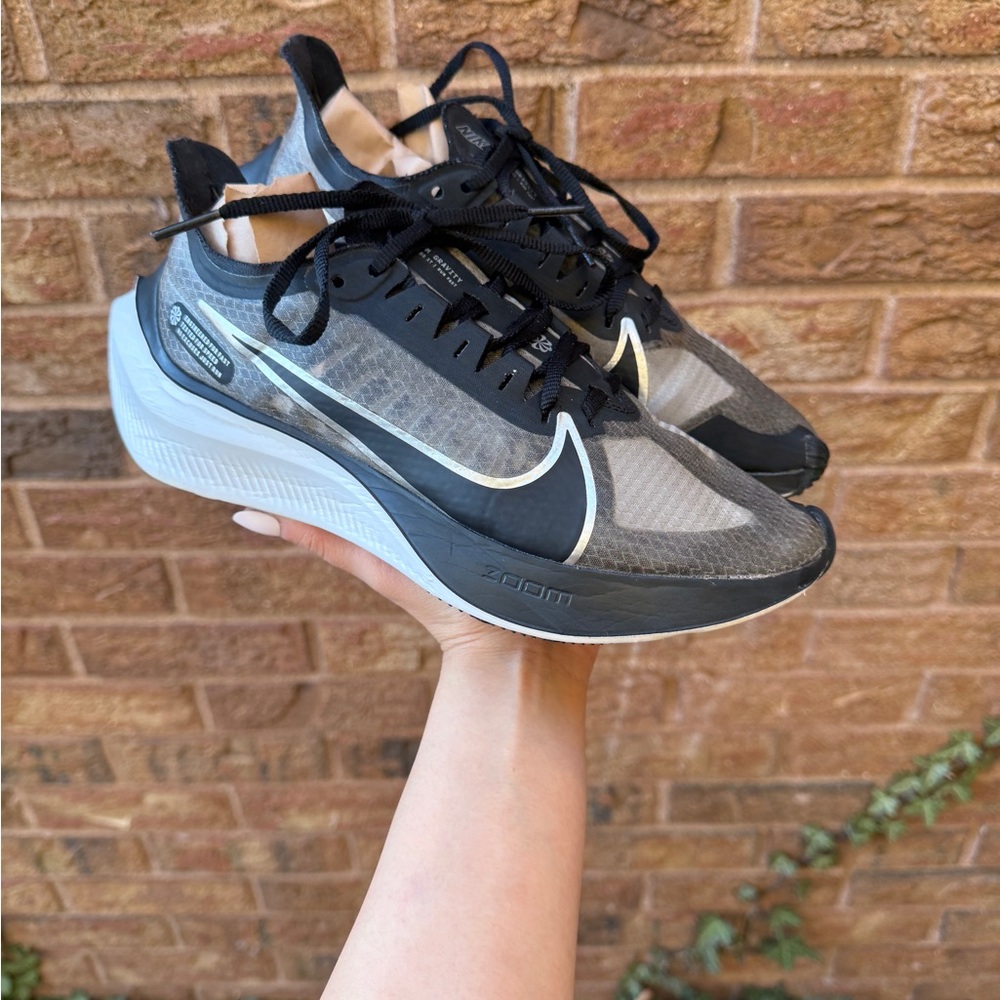 Nike Black and Grey Zoom gravity running shoe